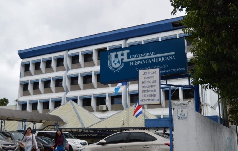 Universidad Hispanoamericana logra recreaditar enfermería ante Sinaes