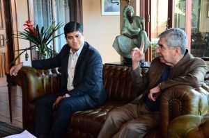 Cae imagen de Oscar Arias pero se mantiene sobre Carlos Alvarado