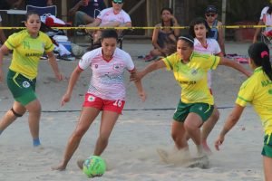 Sámara lidera Campeonato de Fútbol Playa Femenino