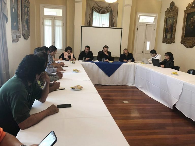 Alcalde de Cartago busca espacios para mejorar condición de agricultores