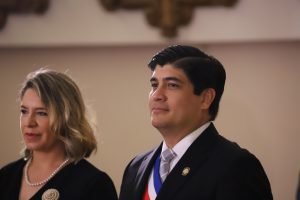 Convocan a marcha de blanco en respaldo a Carlos Alvarado