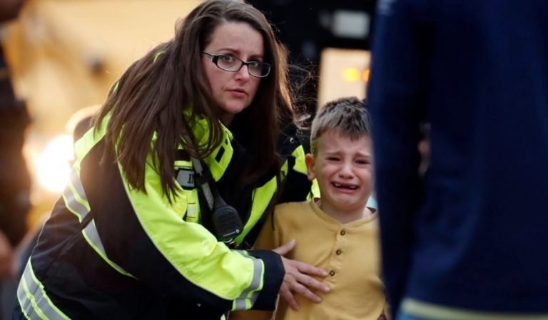 Tiroteo en escuela de Colorado deja 1 muerto y 8 heridos