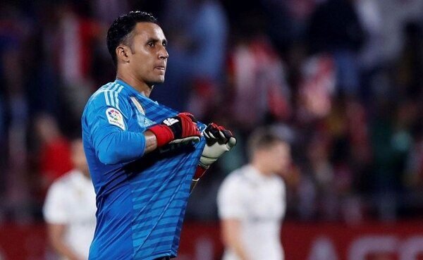 Si Navas no encuentra equipo puede quedarse en el Madrid