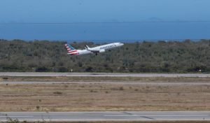 EE.UU. suspende vuelos desde y hacia Venezuela