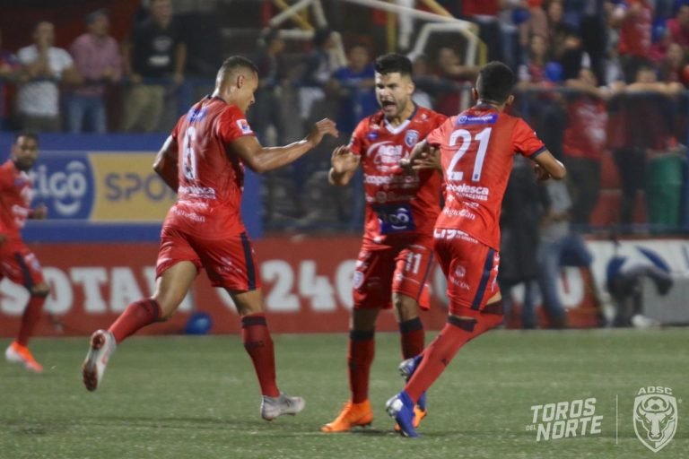 San Carlos dejó en el olvido el bicampeonato del Herediano