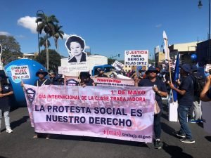 Trabajadores marchan contra proyectos que buscan limitar huelgas en sector público