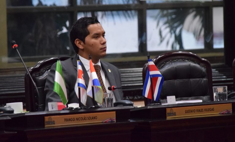 Viales: Es un Gobierno selectivo en los grupos que apoya