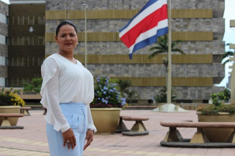 Marulin Azofeifa: No voy a permitir que acosen a estudiantes y profesores de Marina Civil de la UCR