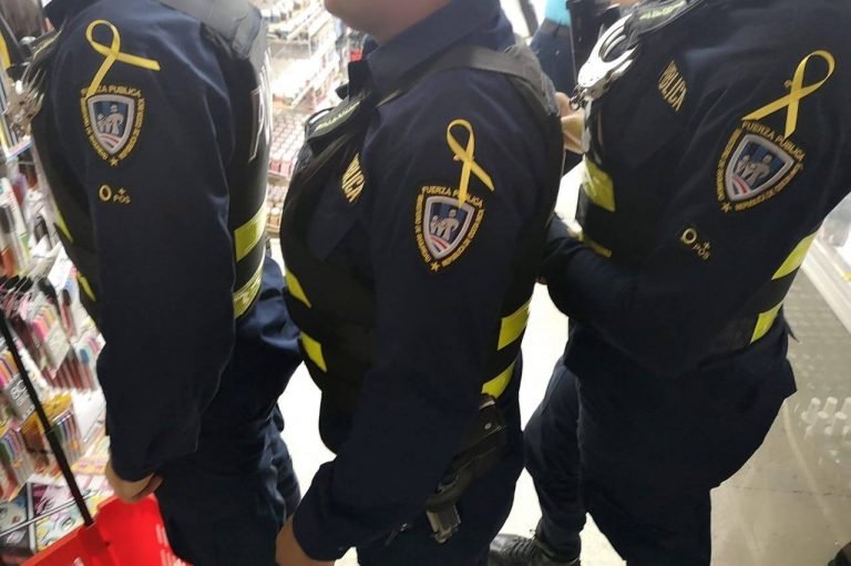 Cuerpos Policiales marchan en San José en contra del recorte a incentivos salariales