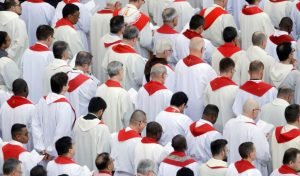 Vaticano abre el debate sobre sacerdotes casados