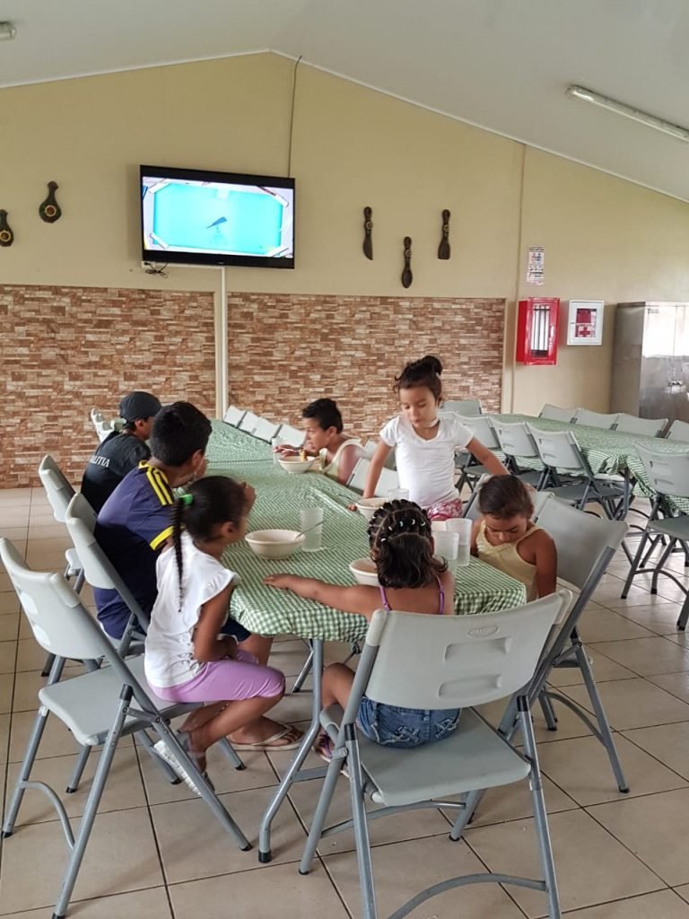 Más de 250 comedores estudiantiles ofrecen servicio de almuerzo durante vacaciones