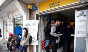 Colombia regularizará contratación de venezolanos para evitar explotación