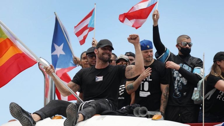 Rosselló renuncia forzado por las intensas protestas