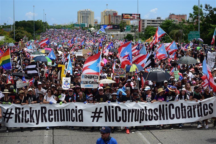 Miles protestan en Puerto Rico pidiendo la renuncia de Rosselló