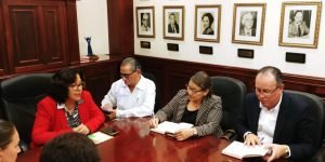 Ministra del MEP pide apoyo a representantes de APSE para inicio de clases el lunes