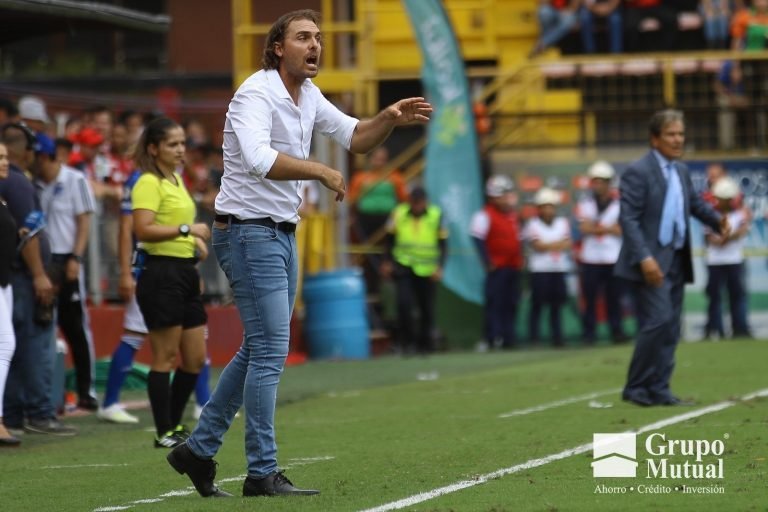 Andrés Carevic ganó el pulso en su primer Clásico Nacional