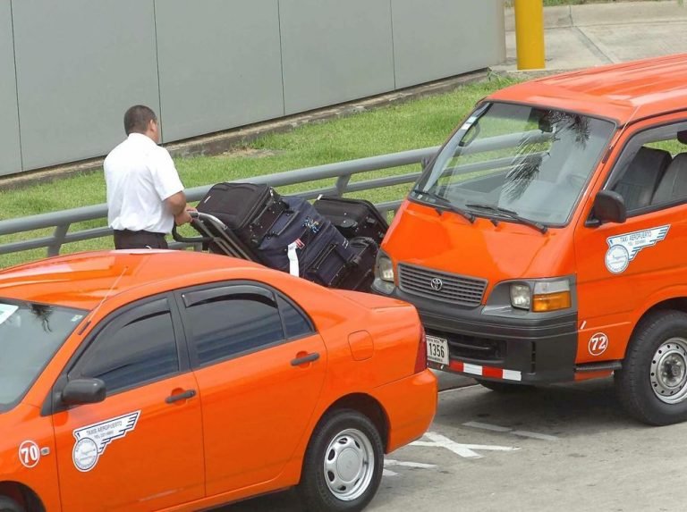 Taxistas del aeropuerto realizarán bloqueos intermitentes en la terminal aérea a partir del miércoles