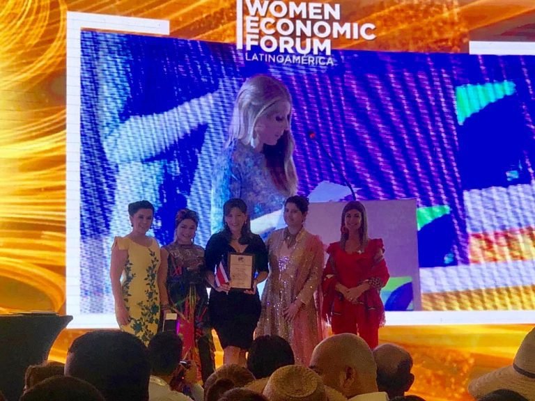 Costarricense es galardonada en el Women Economic Forum