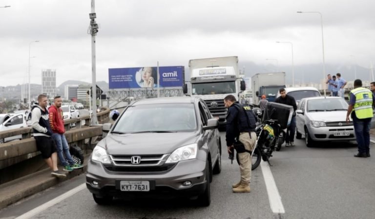 Muere por disparo de la policía hombre armado que tomó varios rehenes en Río de Janeiro