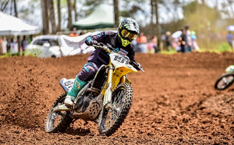 Roberto Castro sigue con leve ventaja sobre Justin Alvarado