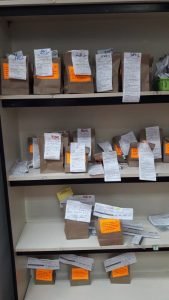 Pacientes de todo el país recibirán medicamentos en bolsas de papel