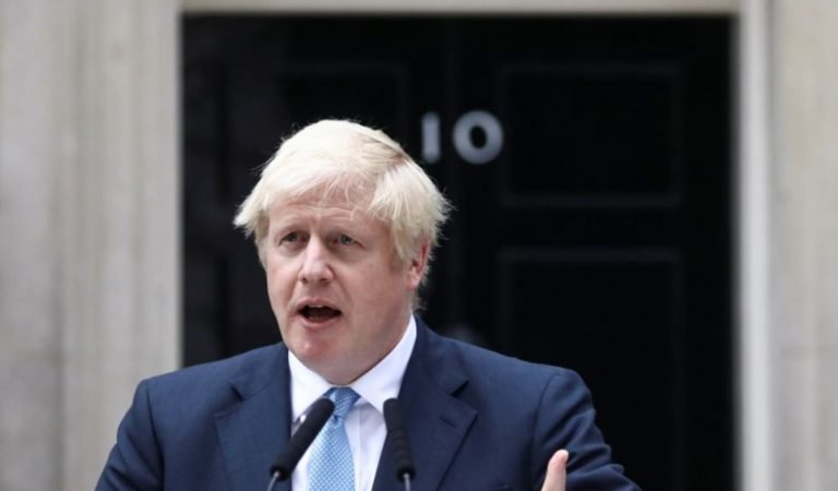 Boris Johnson amenaza llamar a elecciones antes de batalla por Brexit