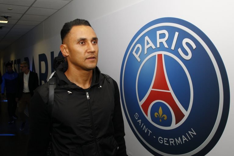 Navas cumplió con su primer entrenamiento con el PSG