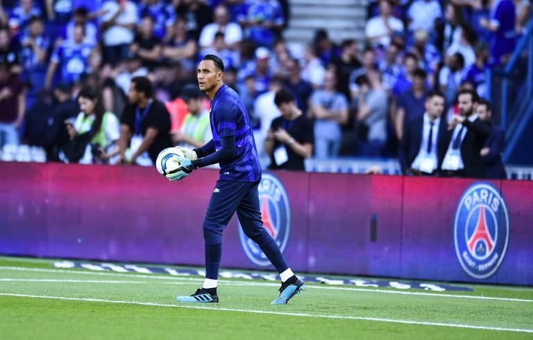 ¡Las tapadas de Keylor ya llegaron a París!