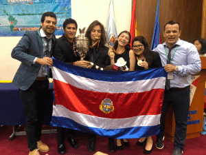 Colegiales costarricenses obtienen medallas de oro y bronce en Olimpiadas de Biología y Química
