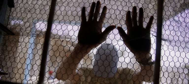 Una persona se suicida cada cuarenta segundos