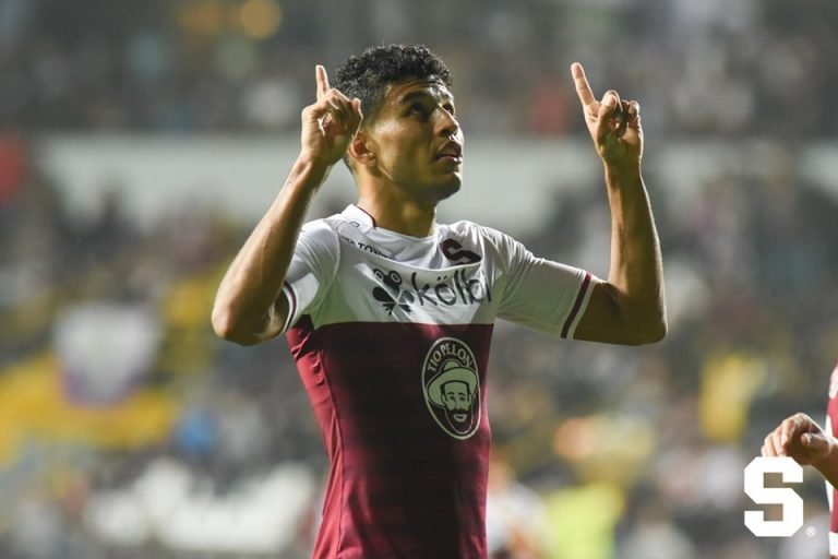 Johan Venegas pone a Saprissa en semifinales