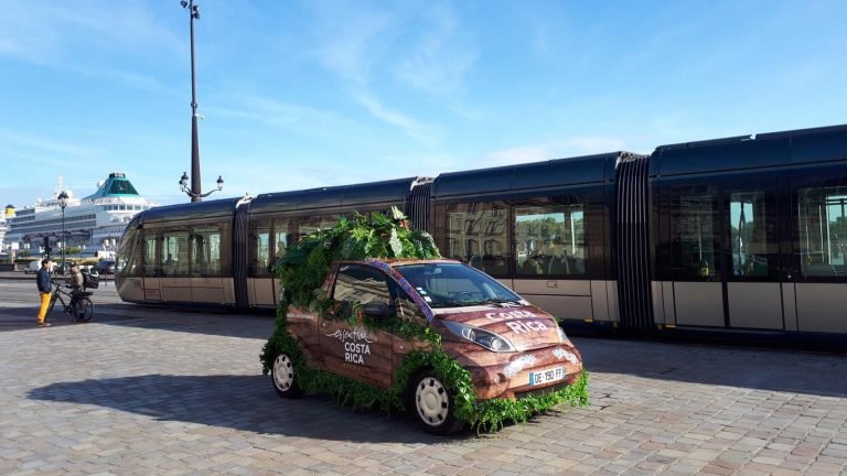 Más de 300 vehículos eléctricos con elementos de Costa Rica circulan en Francia