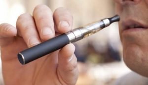 Asovape: Impuesto al vapeo generaría mercados negros y aumentaría el consumo de cigarros de combustión