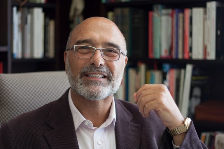 Alberto Salom trata de “partida de ignorantes” y “pobres tontos” a quienes le dan la espalda