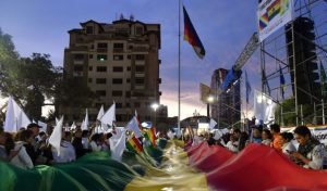 Bolivia enfila hacia el diálogo para pacificar el país