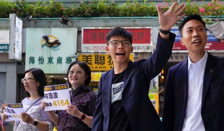 Elecciones llevan a líder de Hong Kong a reflexionar