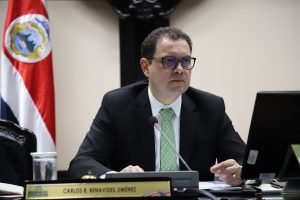 Benavides: Uno no sabe si le da risa o lástima escuchar que el gobierno diga que tiene la situación fiscal arreglada