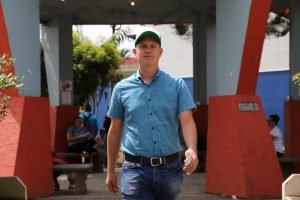 Steven Barrantes busca alcaldía de Coto Brus para mejorar empleo, agricultura y caminos