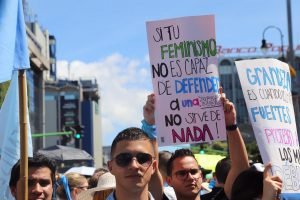 Miles de costarricenses llenan San José en gran marcha ‘A la vida digo sí’