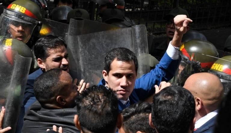 ¿Qué esperar en Venezuela?: Dos presidentes para un Parlamento, Guaidó promete sesionar en su sede