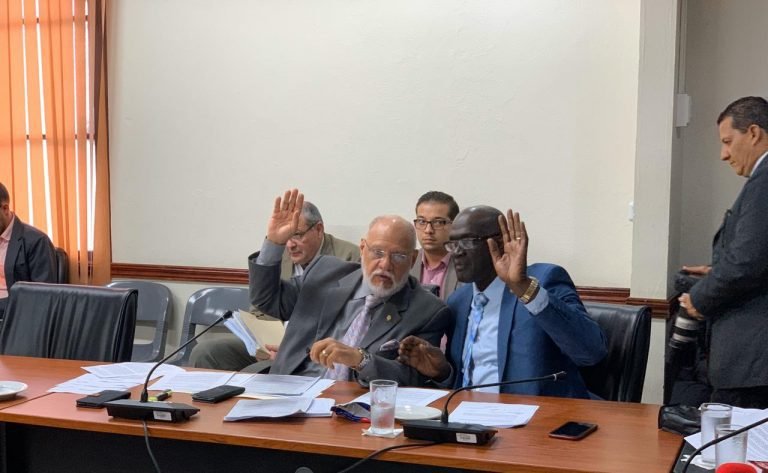 Dictaminan proyecto que regulará la usura