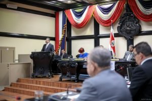 Gobierno desesperado propone la venta de activos del Estado