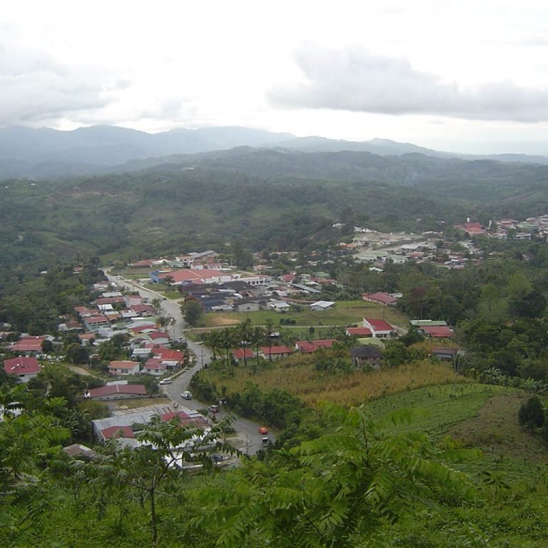 Firman convenio para crear colegio científico en Coto Brus