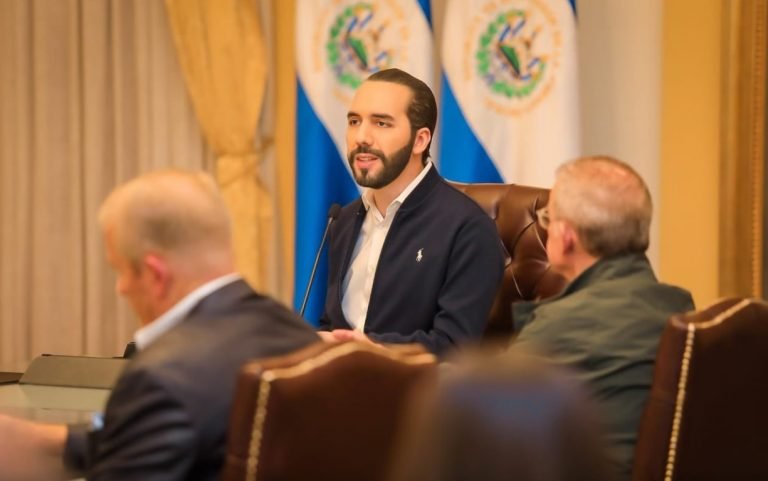 El Salvador se mantiene con tres casos de COVID-19 y ordena cuarentena de 30 días