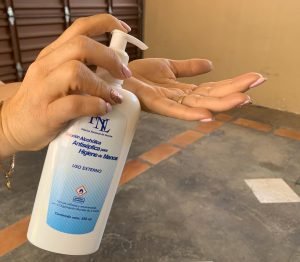 Fanal está destilando más de 7 millones de litros de alcohol para atender la emergencia nacional