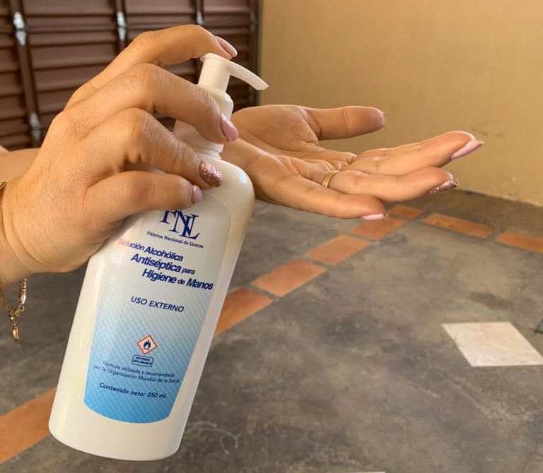 Fanal está destilando más de 7 millones de litros de alcohol para atender la emergencia nacional