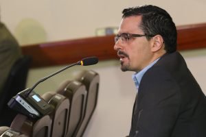 Villalta califica de “urgencia” avanzar con proyecto para sancionar y remover del cargo diputados que violen deber de probidad