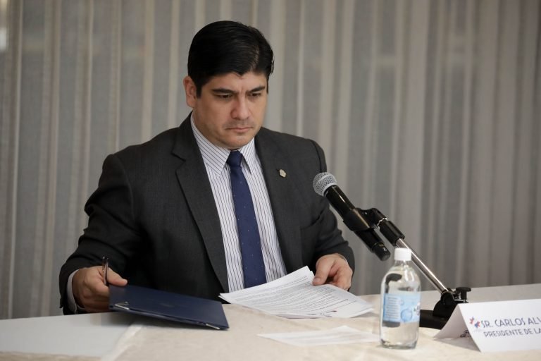 Secretaría General de la OEA apoya propuesta de Carlos Alvarado