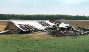 EE.UU: Tornados y tormentas dejan un sendero de destrucción y muerte en el sur