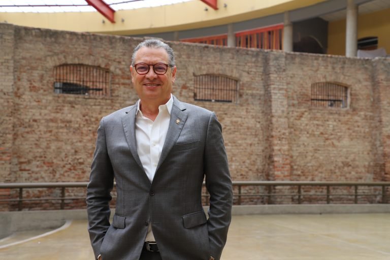 Todos estamos obligados a resolver el serio problema financiero de la CCSS, asegura Thompson